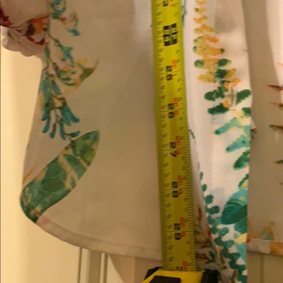 Button Down Top with slit in sleeves - Picture 3 of 3